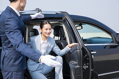 专业司机服务中的礼仪规范 从细节彰显卓越