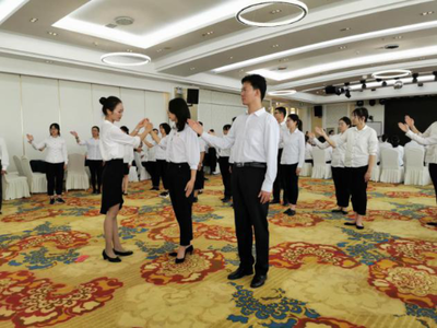 抓队伍强素质 提形象优服务 --官渡区政务服务管理局开展政务服务礼仪培训及摄影技能提升